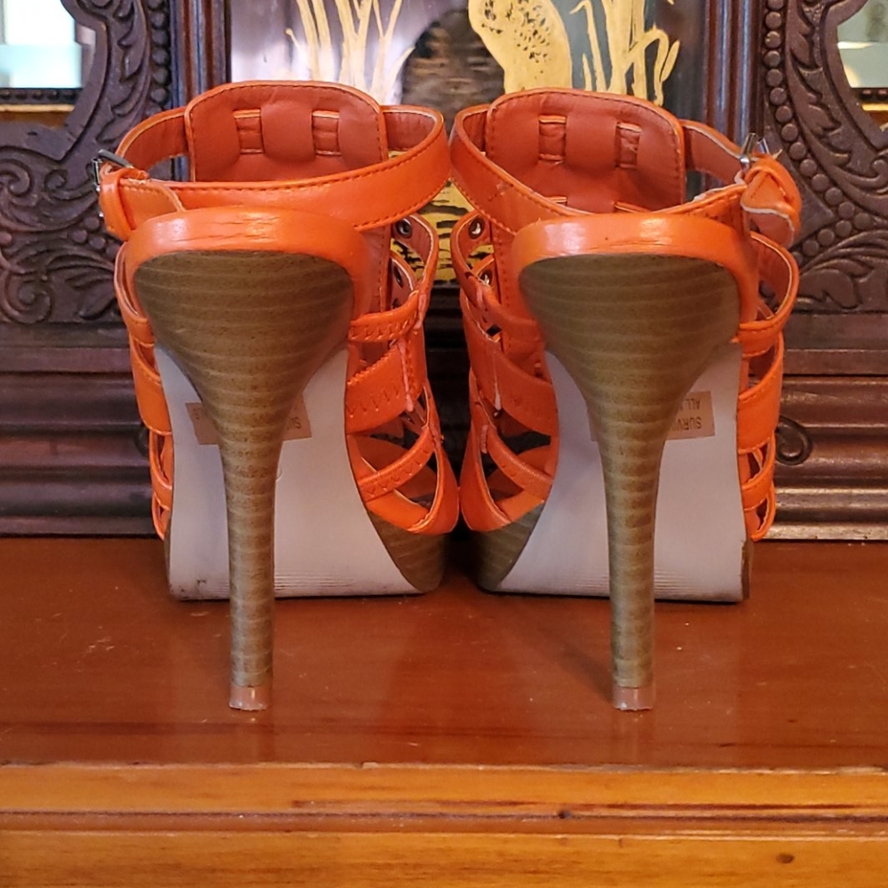 Heels - Picture 3 of 4